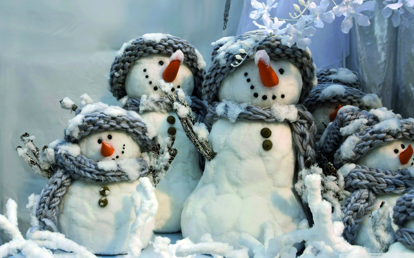 happy_snowmen-wallpaper-1680x1050[1]